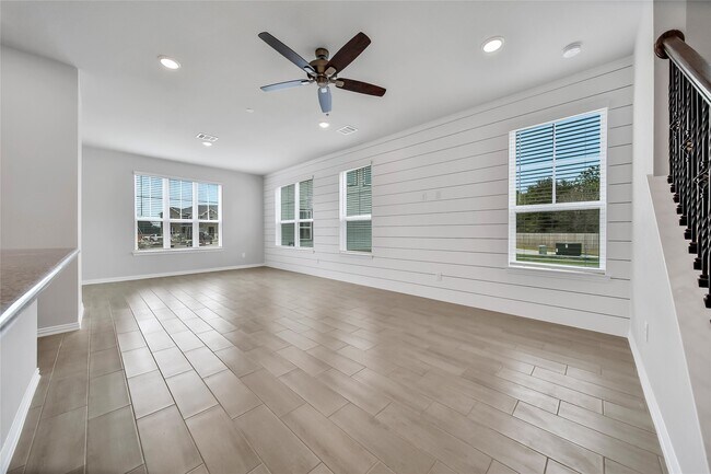 Photo - 11910 Amber Oak Wy