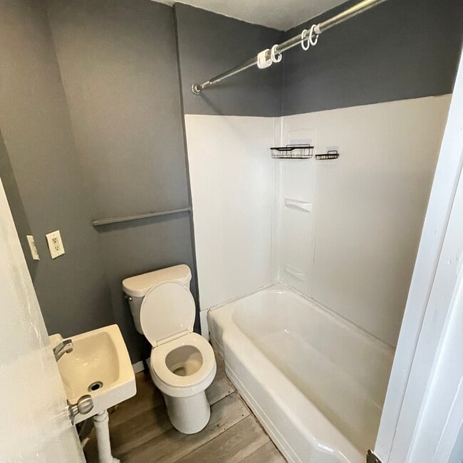 Photo - 22 2nd St Unidad 1