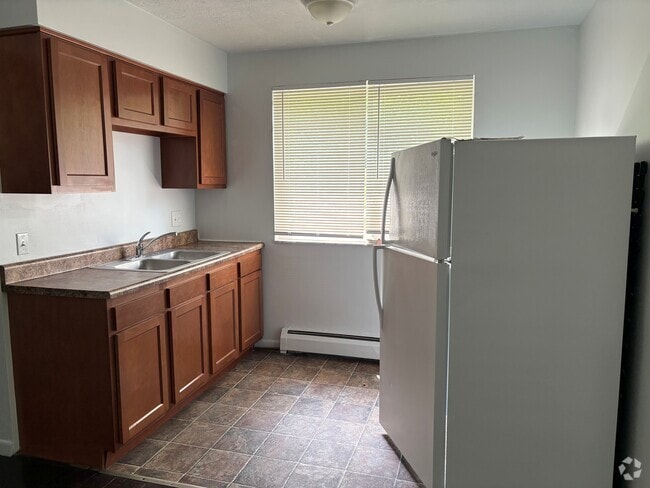 Building Photo - 2601 Chesterfield Ct Unit 4 Rental