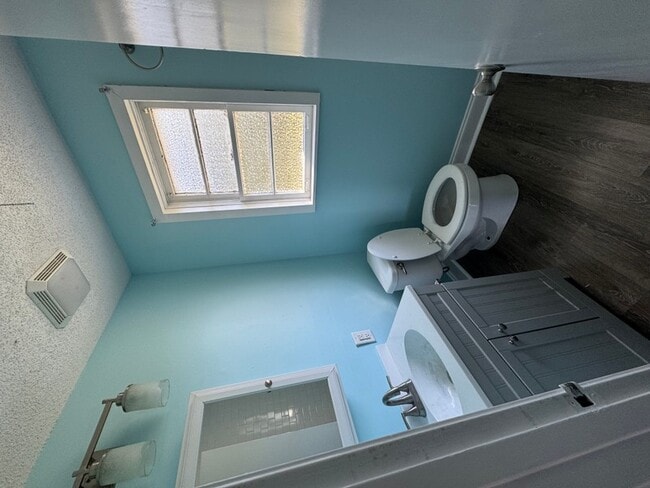 Photo - 1415 Tower St