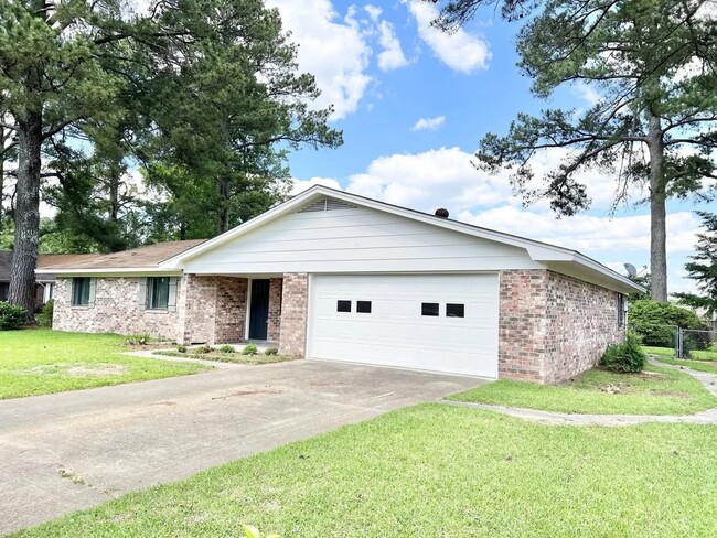 Building Photo - 3412 Camellia Cir Rental