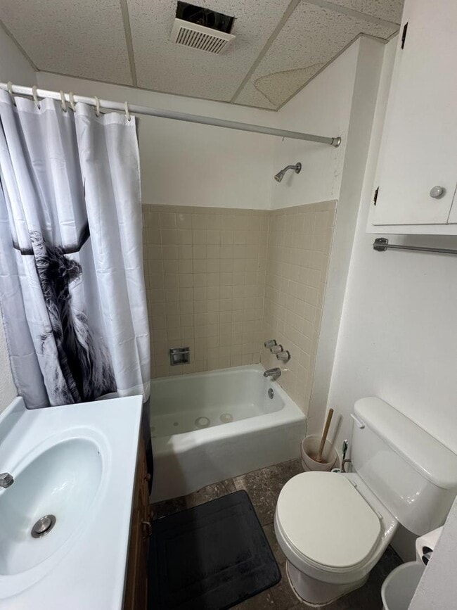 Building Photo - 401 Onyx St