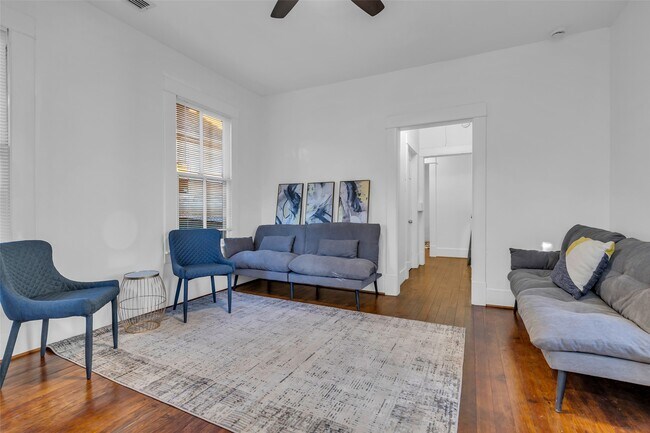 Photo - 611 Harvard St