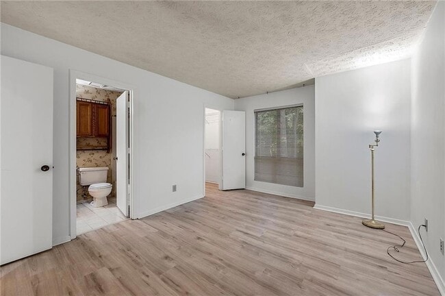 Photo - 1306 McClelen Way