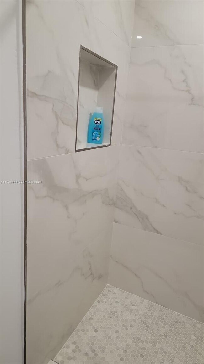 Photo - 2820 SW 13th St Unit 4