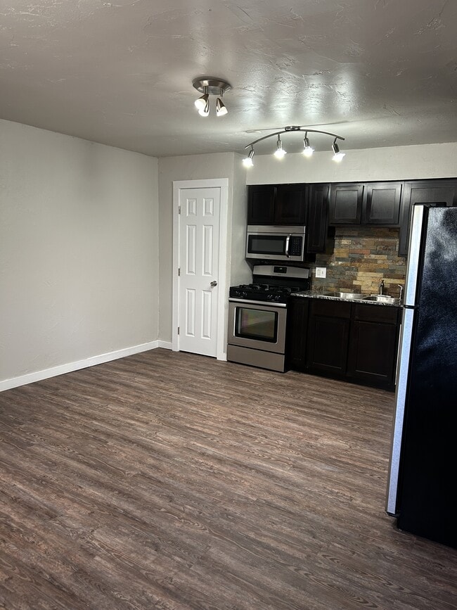 123 NW 25th St