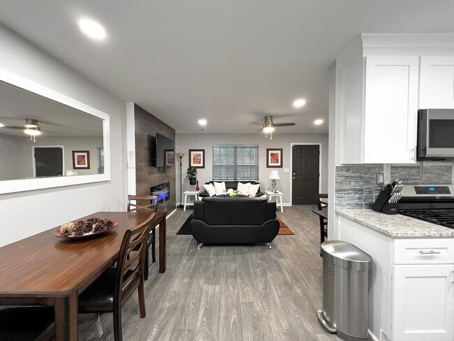 Photo - 5569 Pine Gate Dr