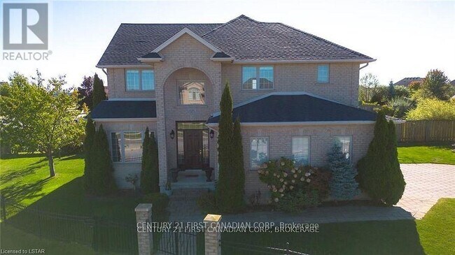 Photo - 2016 Beaverbrook Ave