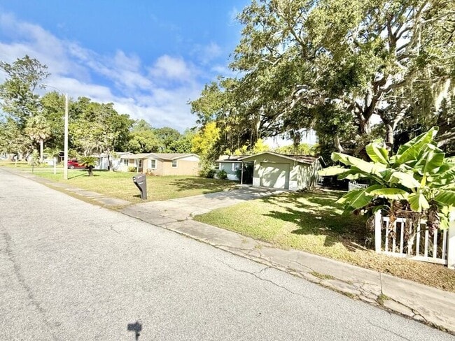 Photo - 5707 Quist Dr