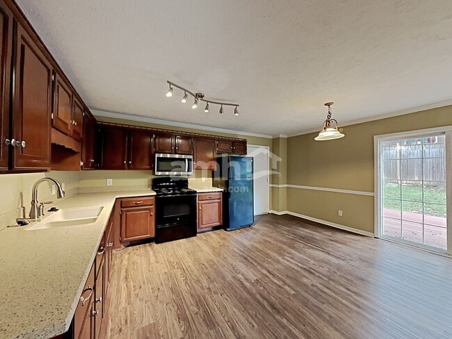 Photo - 101 Crestside Ct