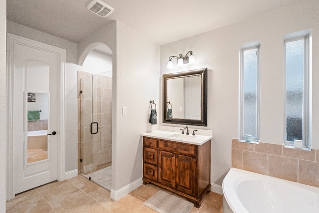 Photo - 2812 Waverley Dr