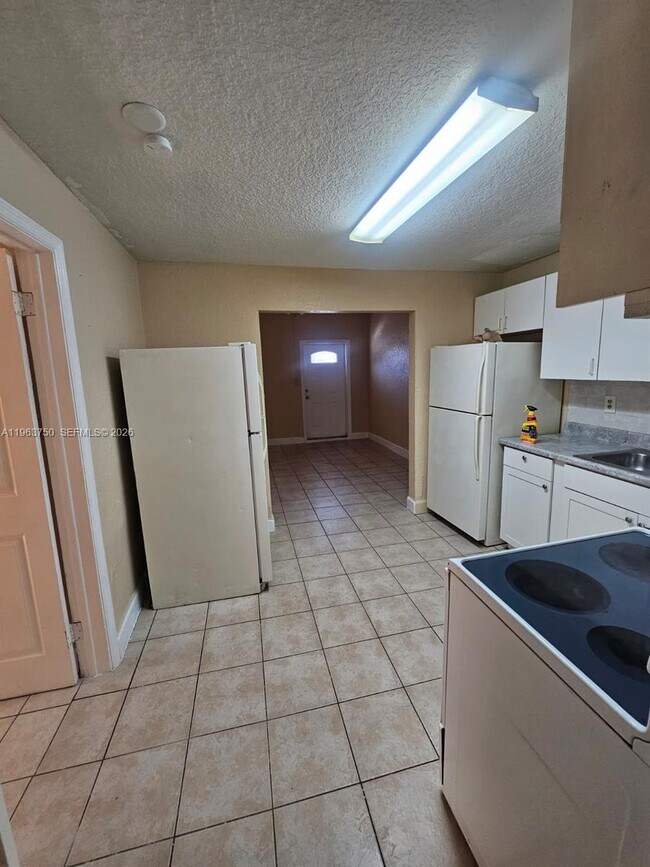 Photo - 2990 SW 15th Ave Unidad 2990