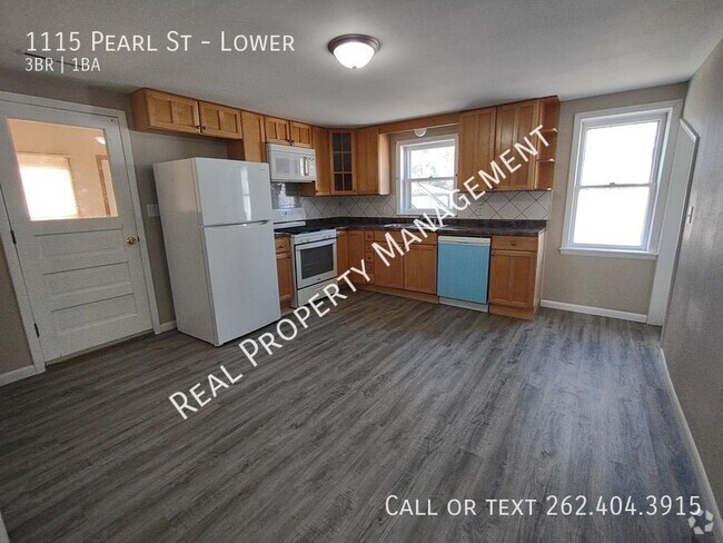 Building Photo - Updated 3 Bedroom Lower Duplex Unit Lower Rental