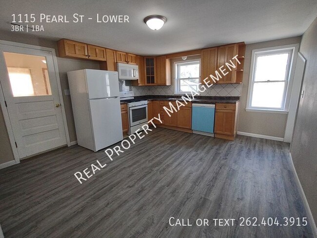 Updated 3 Bedroom Lower Duplex - Updated 3 Bedroom Lower Duplex Apartment Unit Lower