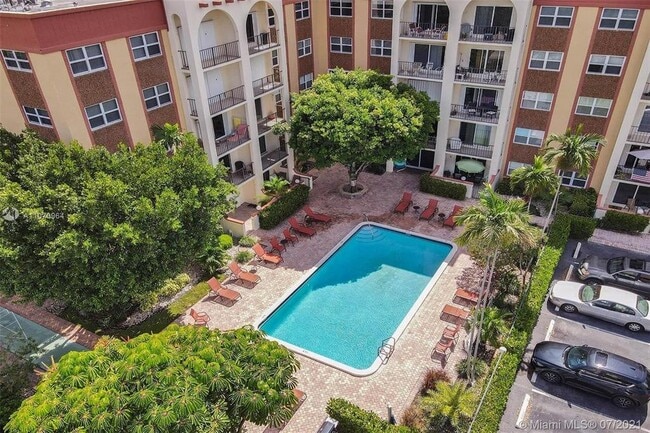 Photo - 400 N Riverside Dr Unit 104