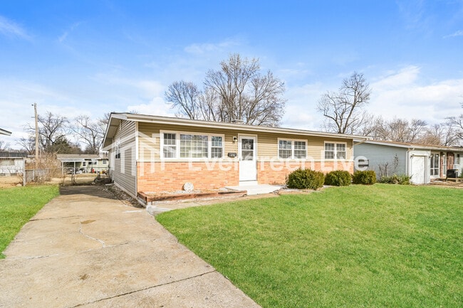 Photo - 745 Manresa Ln