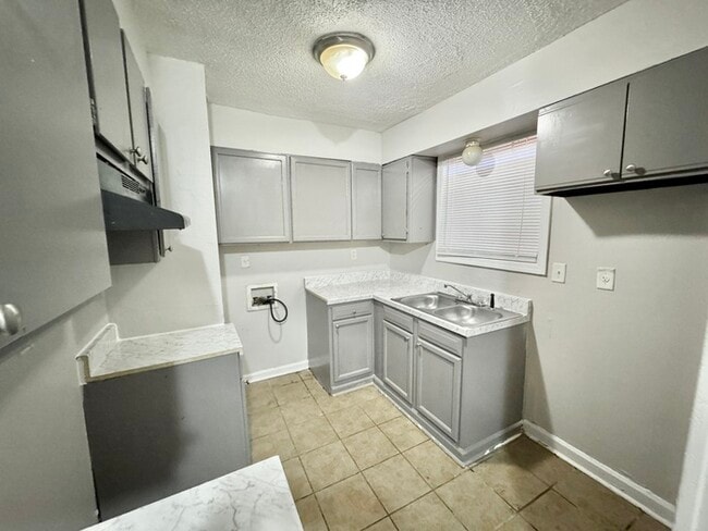 Photo - 4036 Navaho Ave