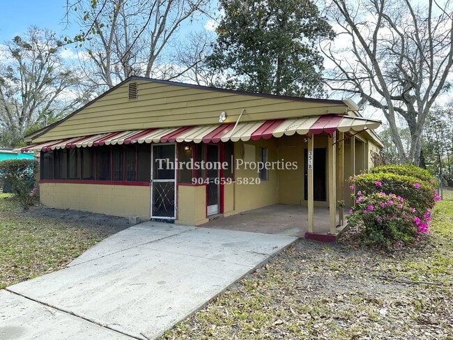 Photo - 3518 Japonica Rd N