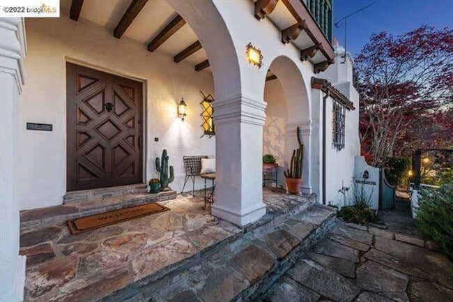 Building Photo - Elegant Furnished Spanish-Style Home, 3BR/...