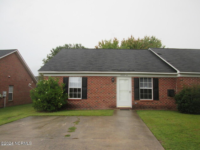 Photo - 2607 Bluff View Dr Townhome