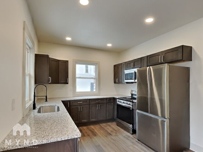 Photo - 1724 Woodlawn Ave