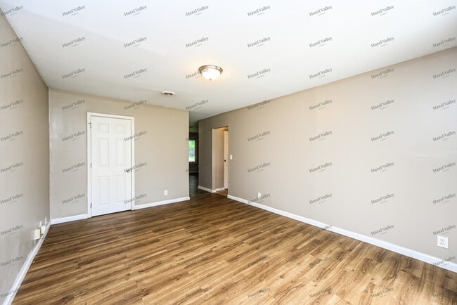 Photo - 7943 Glen Orchard Dr