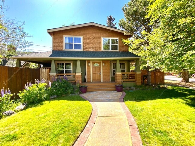 Building Photo - Large 4 BR Home in River West with great walkability!