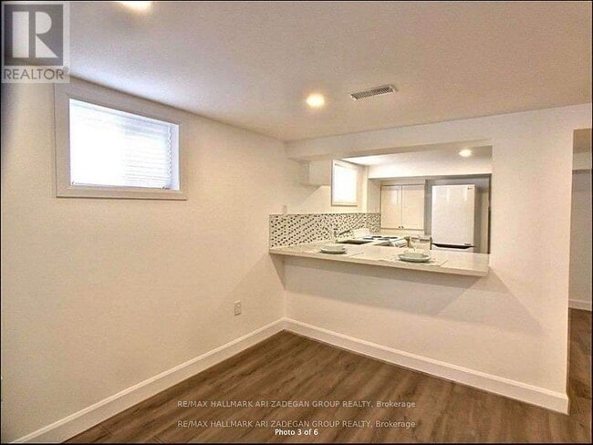 Photo - 47 Newbury Dr