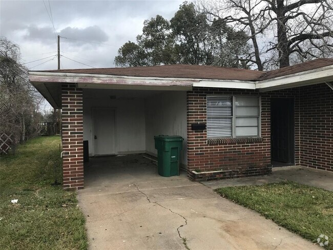 Building Photo - 1002 Cooper Dr Rental