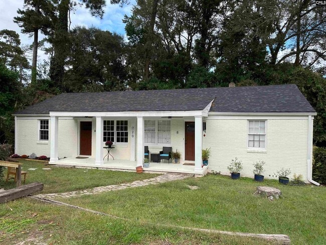 Photo - 720 Deerwood St