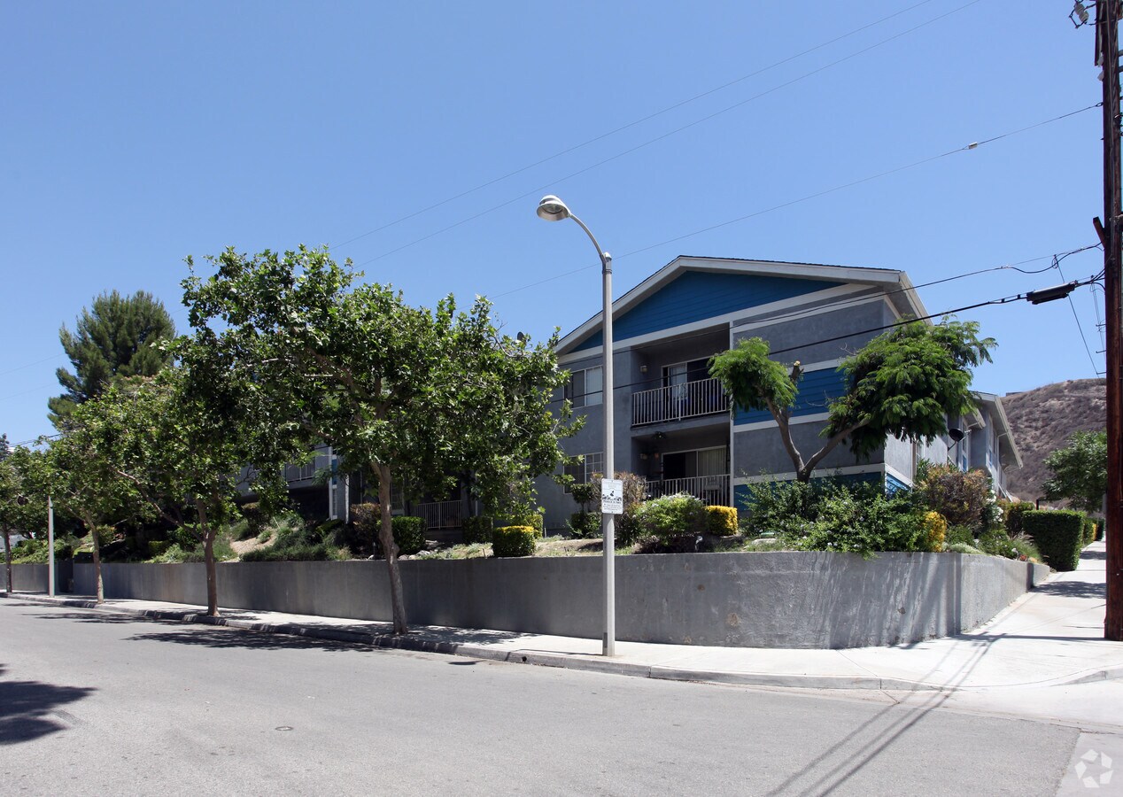 Sierra Cross Apartments - Sierra Cross Apartments