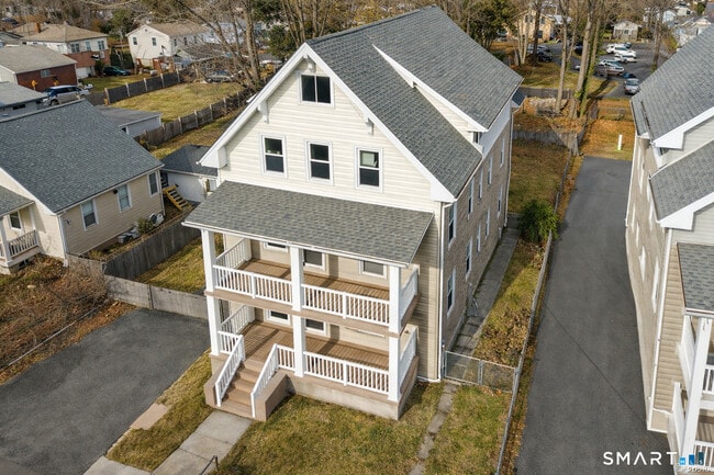 Building Photo - 166 Sherman Ave Unit 3