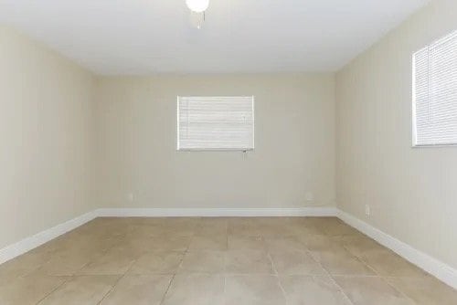 Photo - 7447 Douglas St