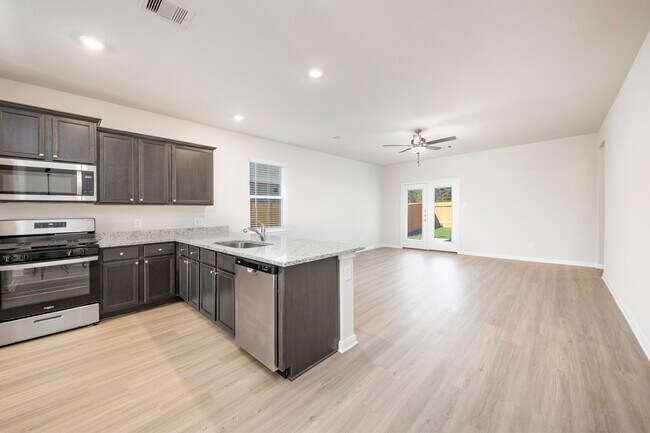 Photo - 15462 Maple Ter Dr