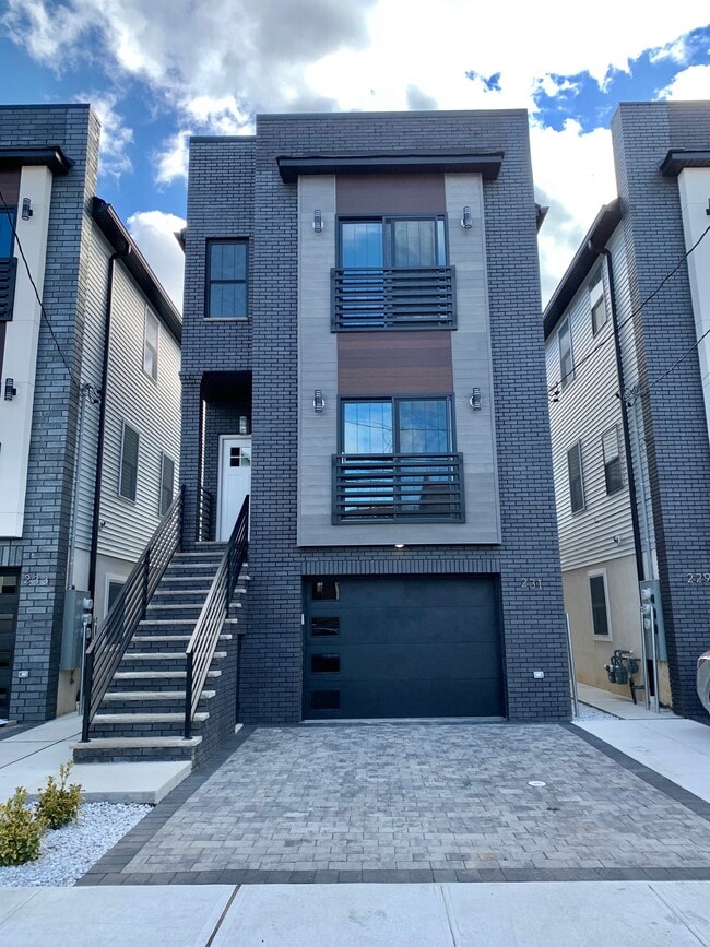 Building Photo - 231 Cleveland Ave Unit 1F+G