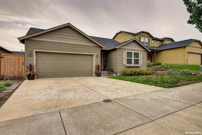 Photo - 2662 Northwest Red Oak Street House
