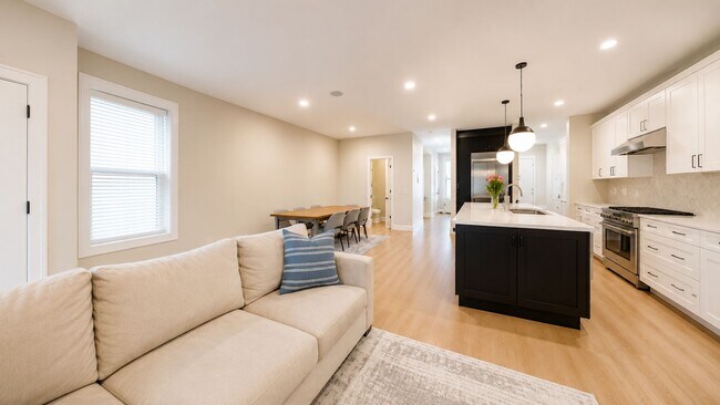 Photo - 1225 W Addison St Unidad 1