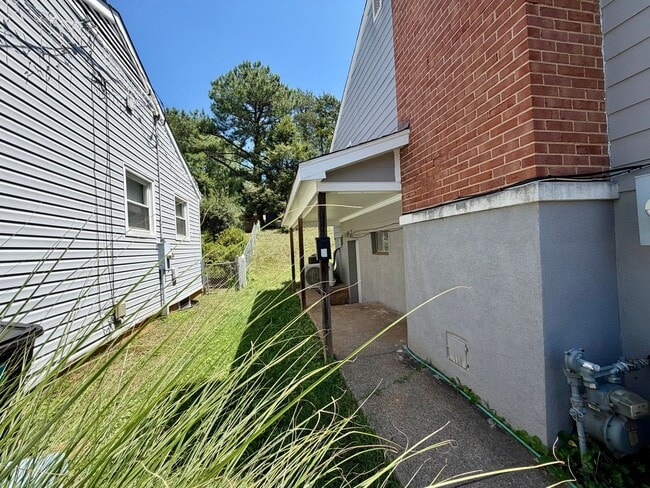 Photo - 1212 Agnese St