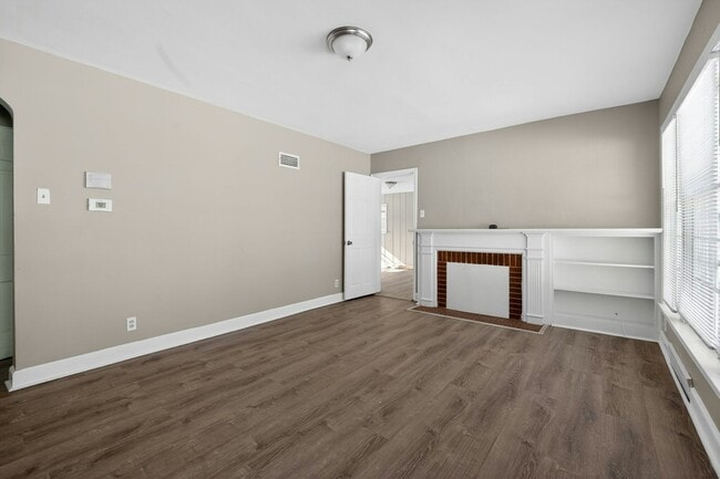 Photo - 126 Thoroughman Ave