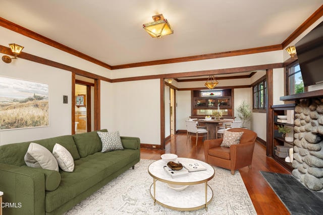 Photo - 845 S Los Robles Ave