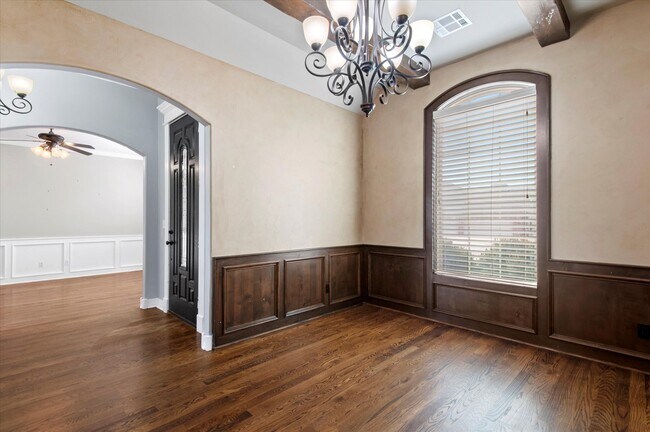 Photo - 2702 Waterford Ct