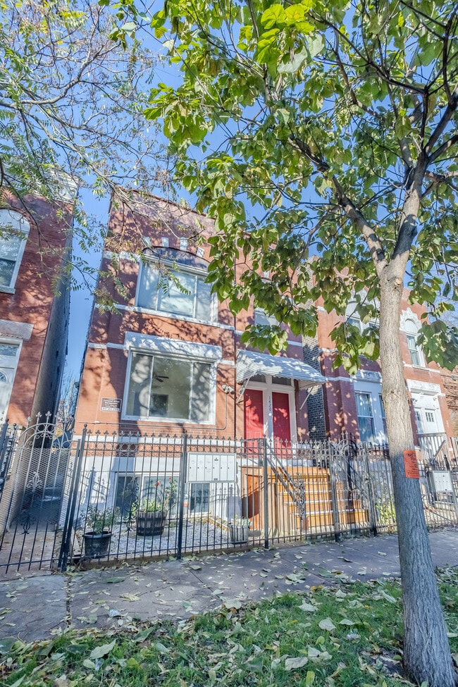 Building Photo - 1420 N Campbell Ave Unit 1F Rental