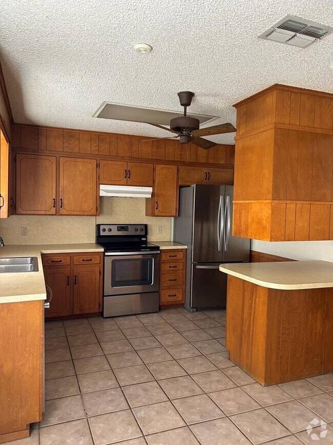 Building Photo - 7730 Sandpiper Way Rental