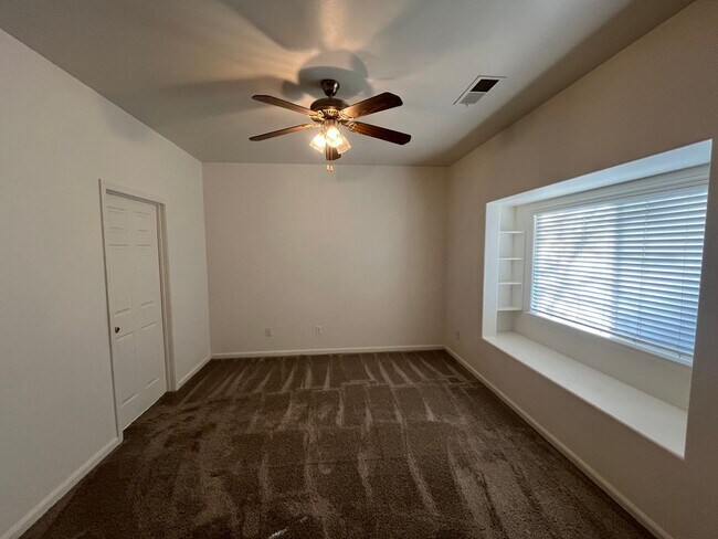 Photo - Beautiful 3 Bed 2 Bath Home with 3 Car Garage Available!