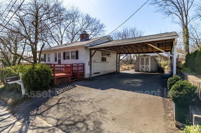 Building Photo - 102 Verbena Rd Rental