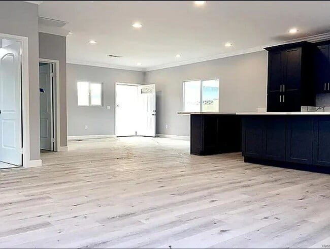 Photo - 12416 Pine St