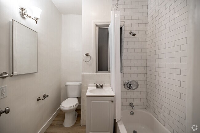 Studio - 400SF - Bathroom