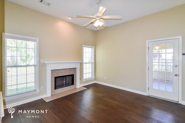 Photo - 604 Castle Brook Dr