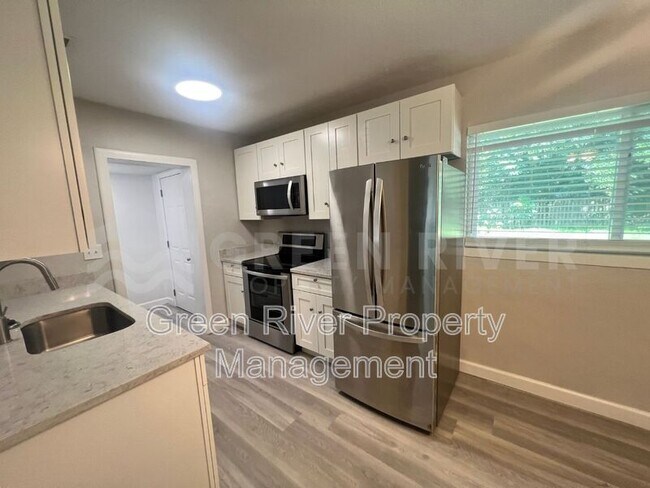 Photo - 6817 Camelot Rd