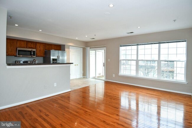 Photo - 11361 King George Dr